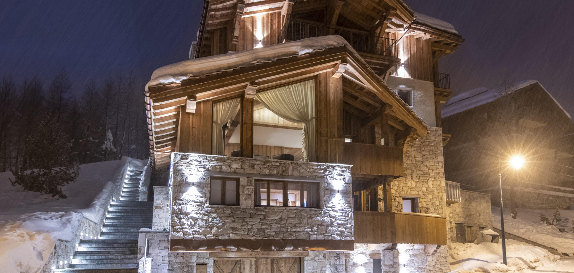 chalet_cala_201_val_disere_luxury_chalet_oxford_ski_exterior.jpg