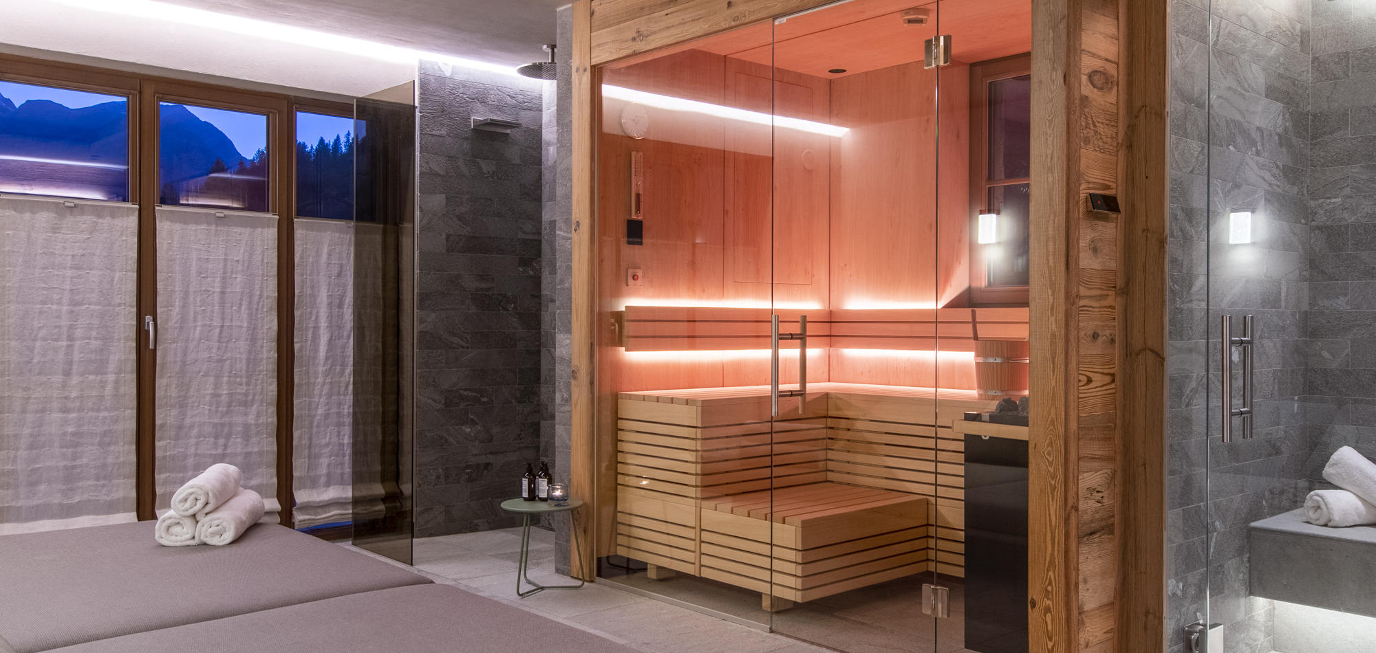 chalech_S_lech_luxury_ski_chalet_oxford_ski_ sauna.jpg