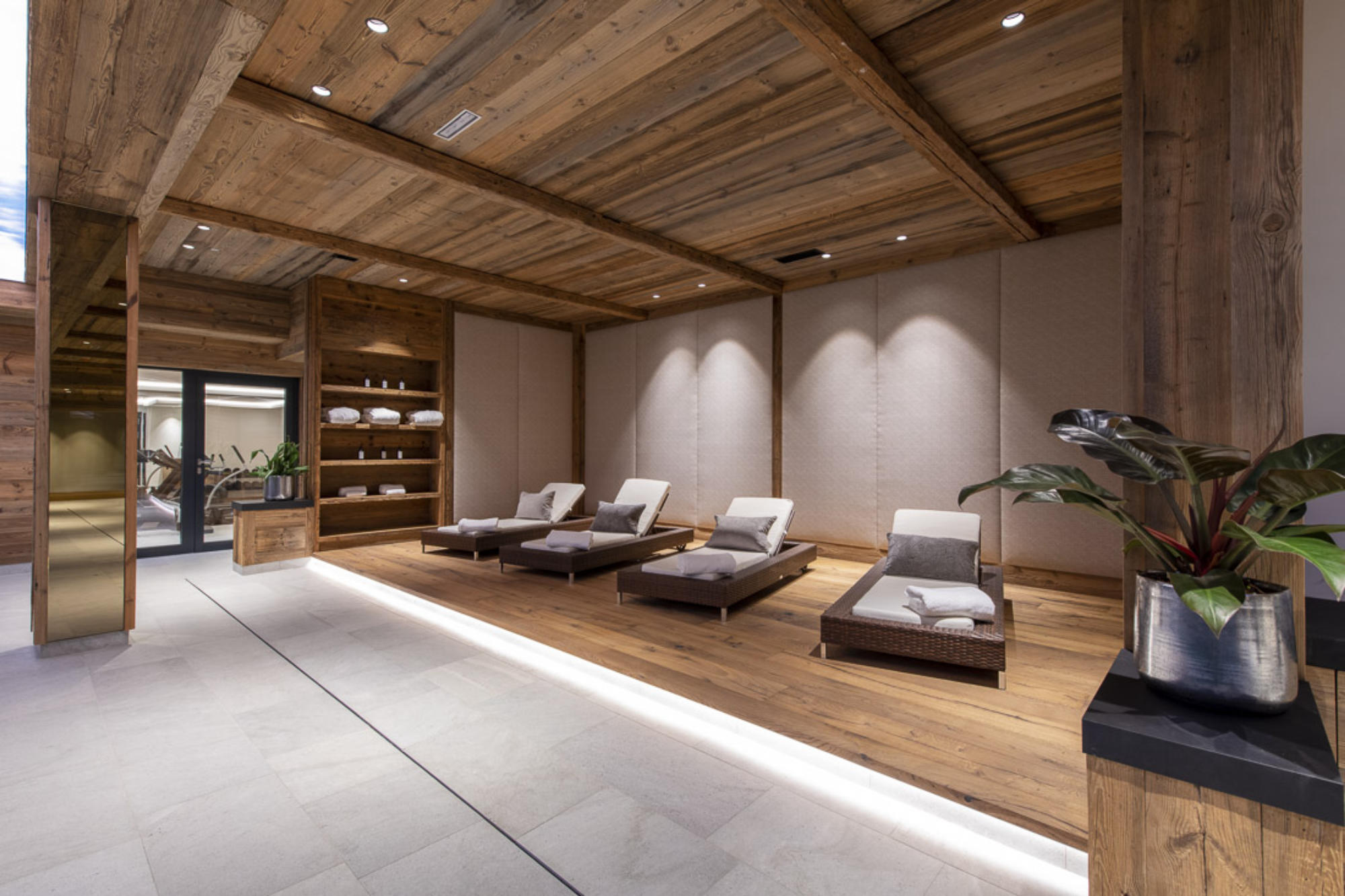 chalech_S_lech_luxury_ski_chalet_oxford_ski_ spa.jpg