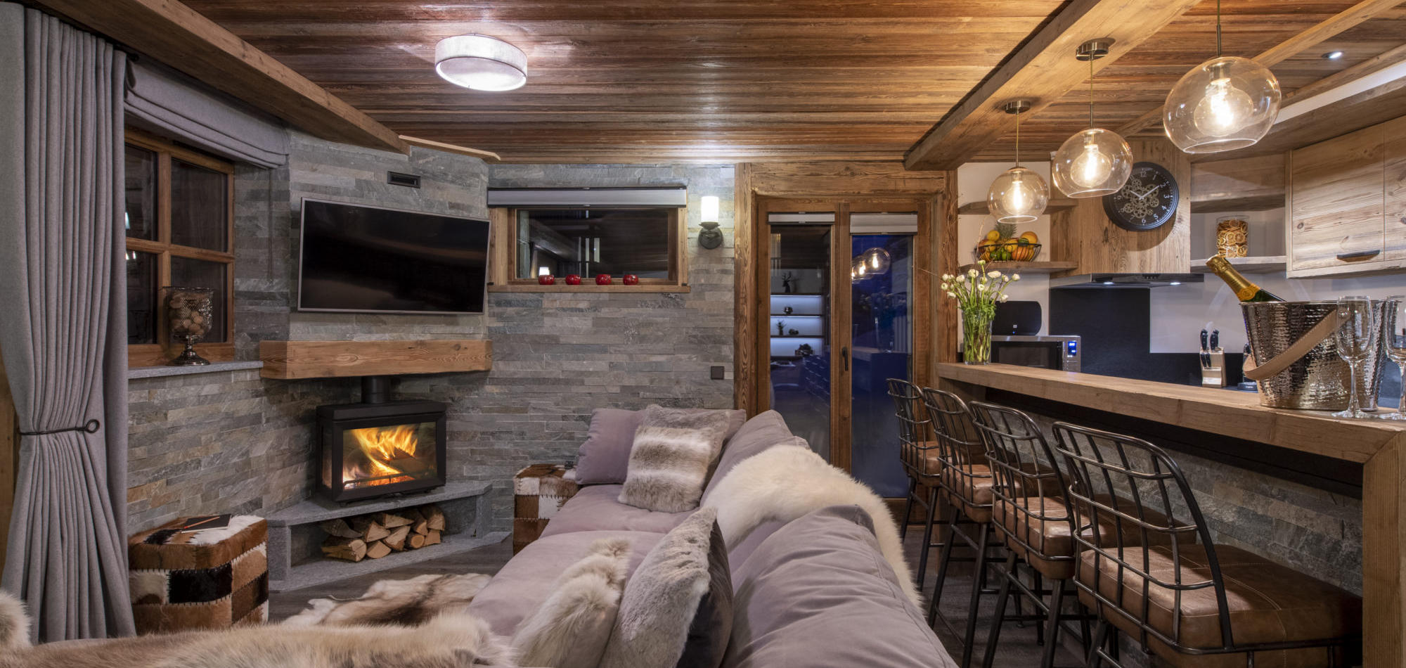 Grand_pre_2_Val_disere_Luxury_Chalet_OXford_Ski_Living Area_2.jpg