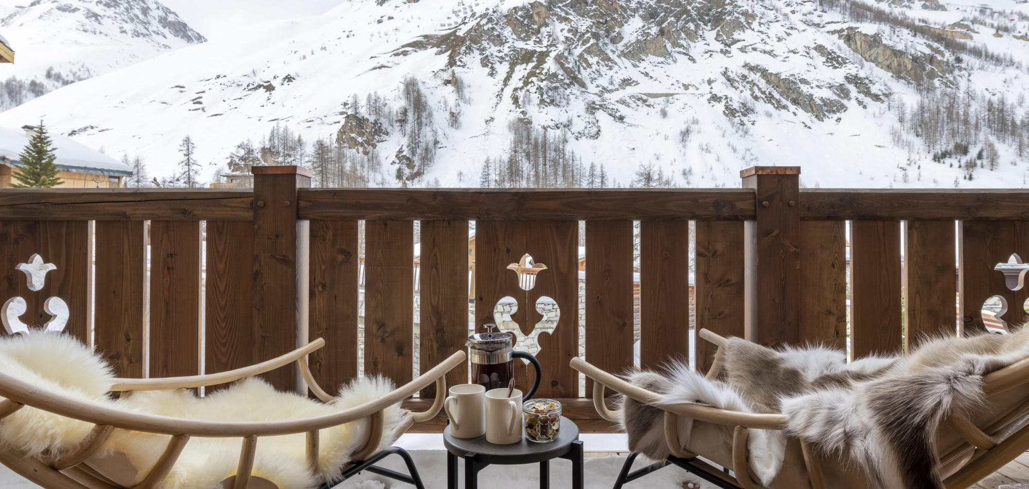 Grand_pre_2_Val_disere_Luxury_Chalet_OXford_Ski_Balcony.jpg