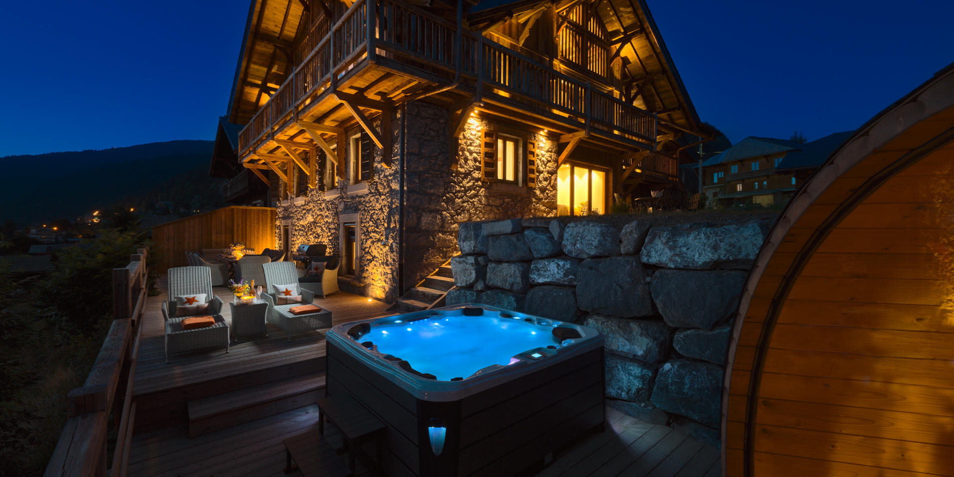 chalet_old_macaroni_morzine_luxury_chalet_oxford_ski_hot_tub.jpg