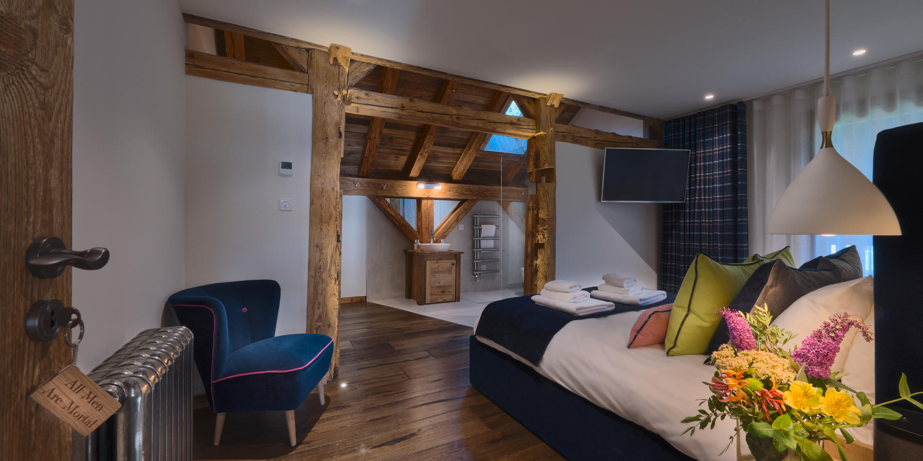 chalet_old_macaroni_morzine_luxury_chalet_oxford_ski_bedroom_4.jpg
