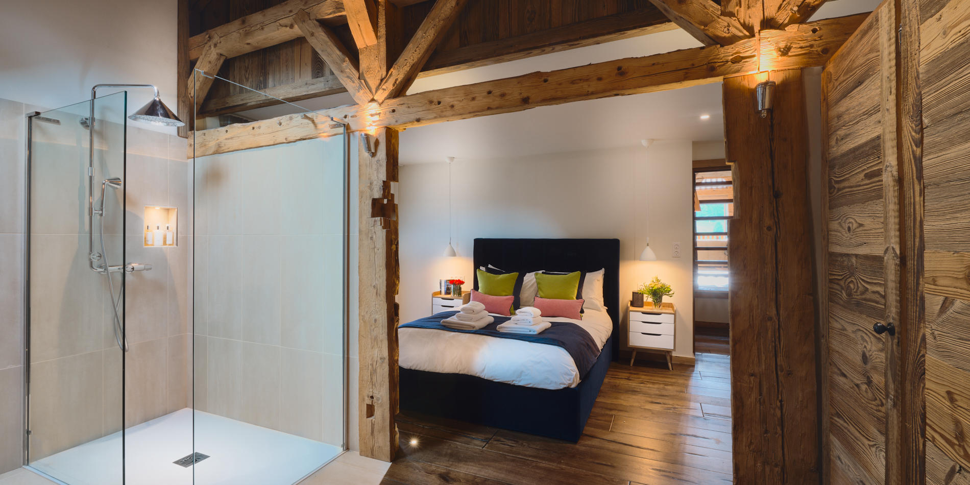 chalet_old_macaroni_morzine_luxury_chalet_oxford_ski_bedroom_2.jpg