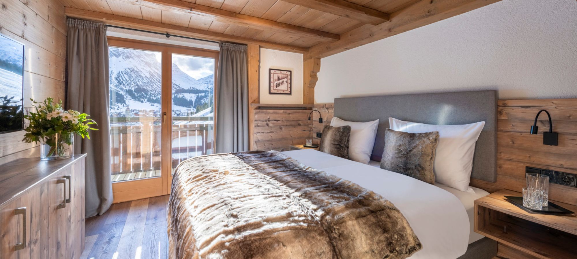 bhlhof_penthouse_lech_oxford_ski_luxury_bedrom2.jpg