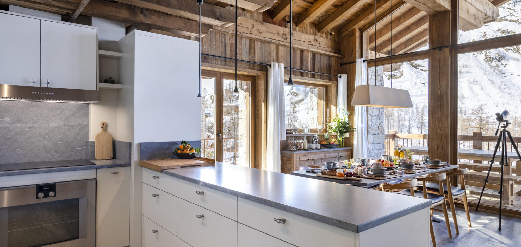 Grand_pre_4_Val_disere_Oxford_Ski_ Kitchen.jpg