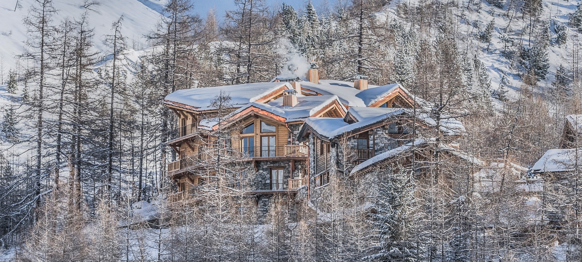 chalet_o_valala_val_disere_oxford_ski_exterior_far.jpg