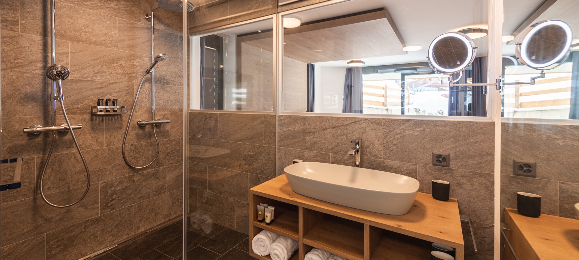 chalet_tufta_findelbach_zermatt_oxford_ski_luxury_chalet_bathrom2.jpg
