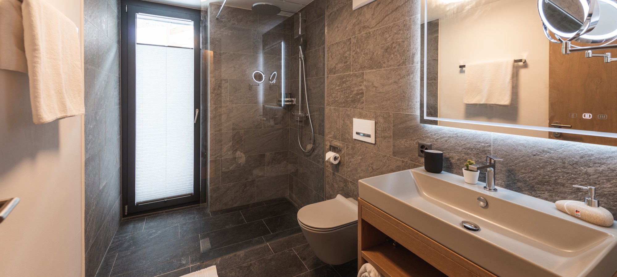 chalet_tufta_findelbach_zermatt_oxford_ski_luxury_chalet_bathroom8.jpg