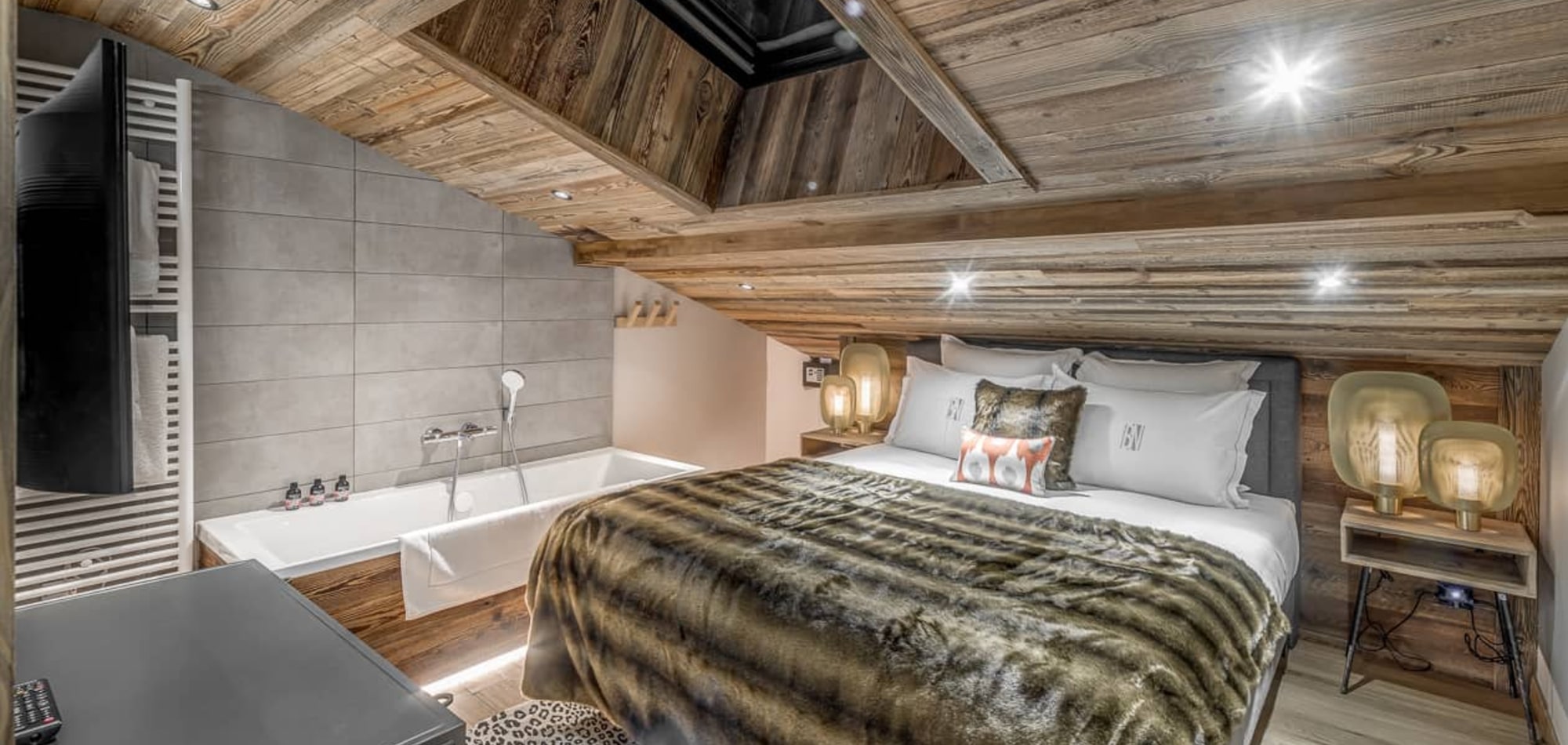 apartment_ben_nevis_les_gets_oxford_ski_luxury_ski_chalet_bedroom2-min.jpg