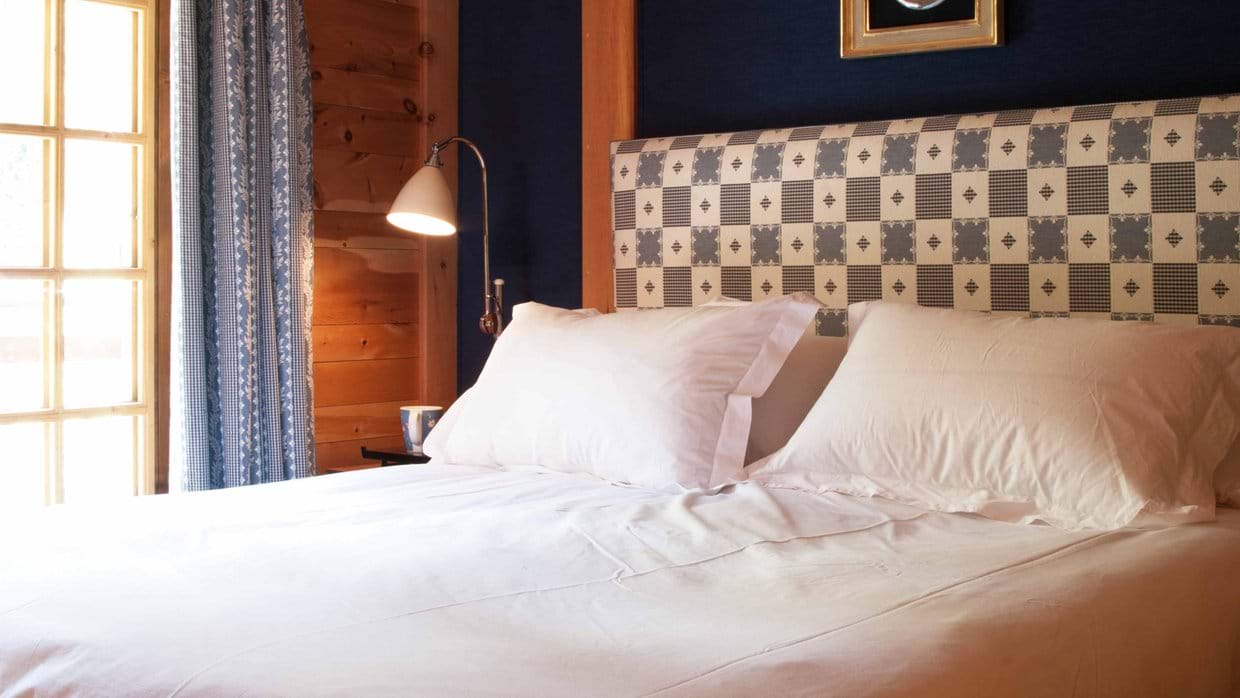 Chalet_Varappe_Meribel_oxford_ski_luxury_ski_ChaletBedroom-5-1-.jpg