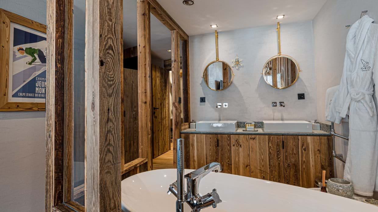 Chalet_Orca_Val_DIsere_Oxford_Ski_Luxury_Chalet_Room_4_Bathroom.jpg