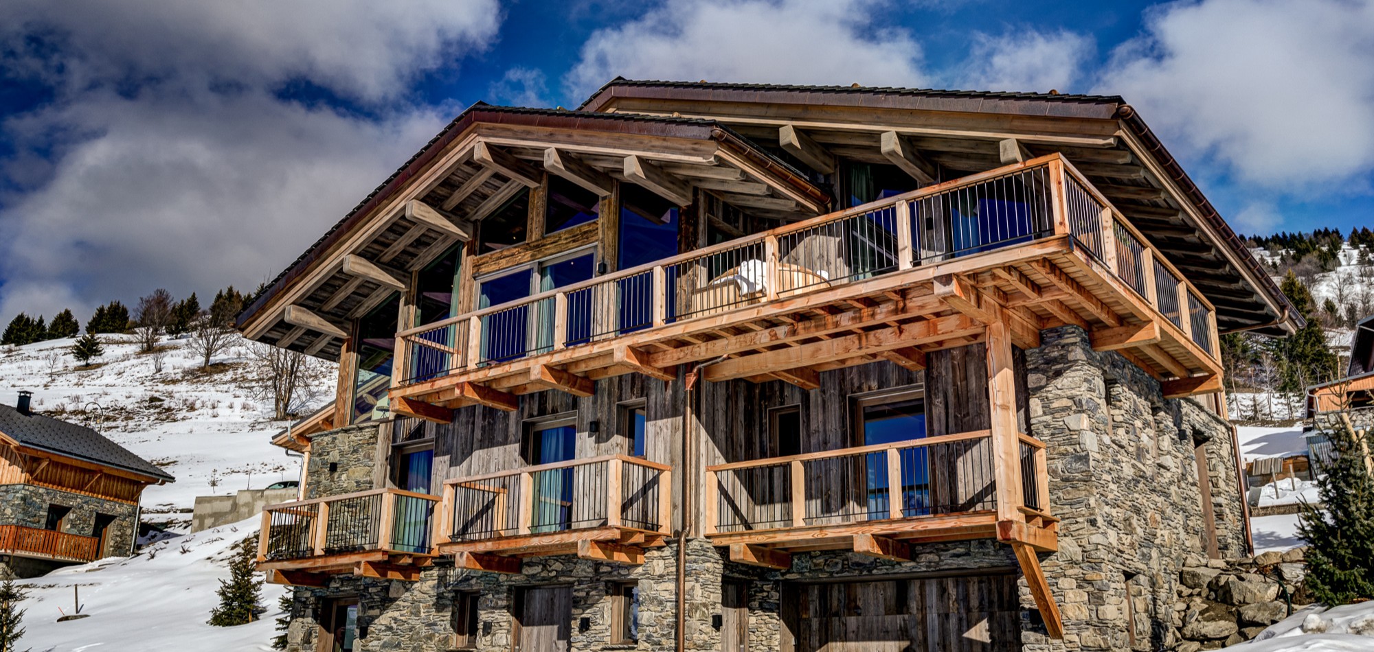 Chalet_Martinel_St_Martin_Oxford_Ski_Luxury_Chalet_Outside_2.jpg