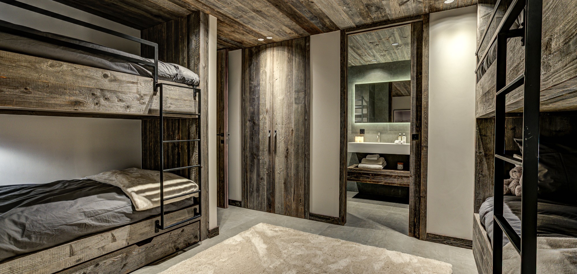 Chalet_Martinel_St_Martin_Oxford_Ski_Luxury_Chalet_Bunkroom.jpg