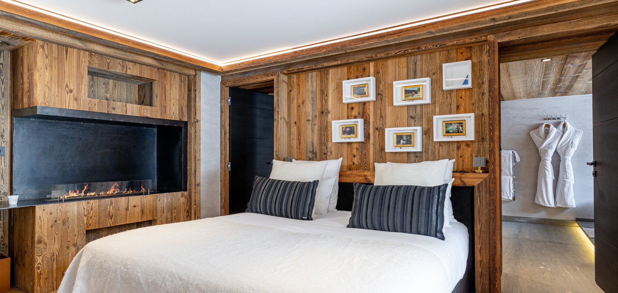 Chalet_Orso_Val_DIsere_Oxford_Ski_Luxury_Chalet_Bedroom - Copy.jpg