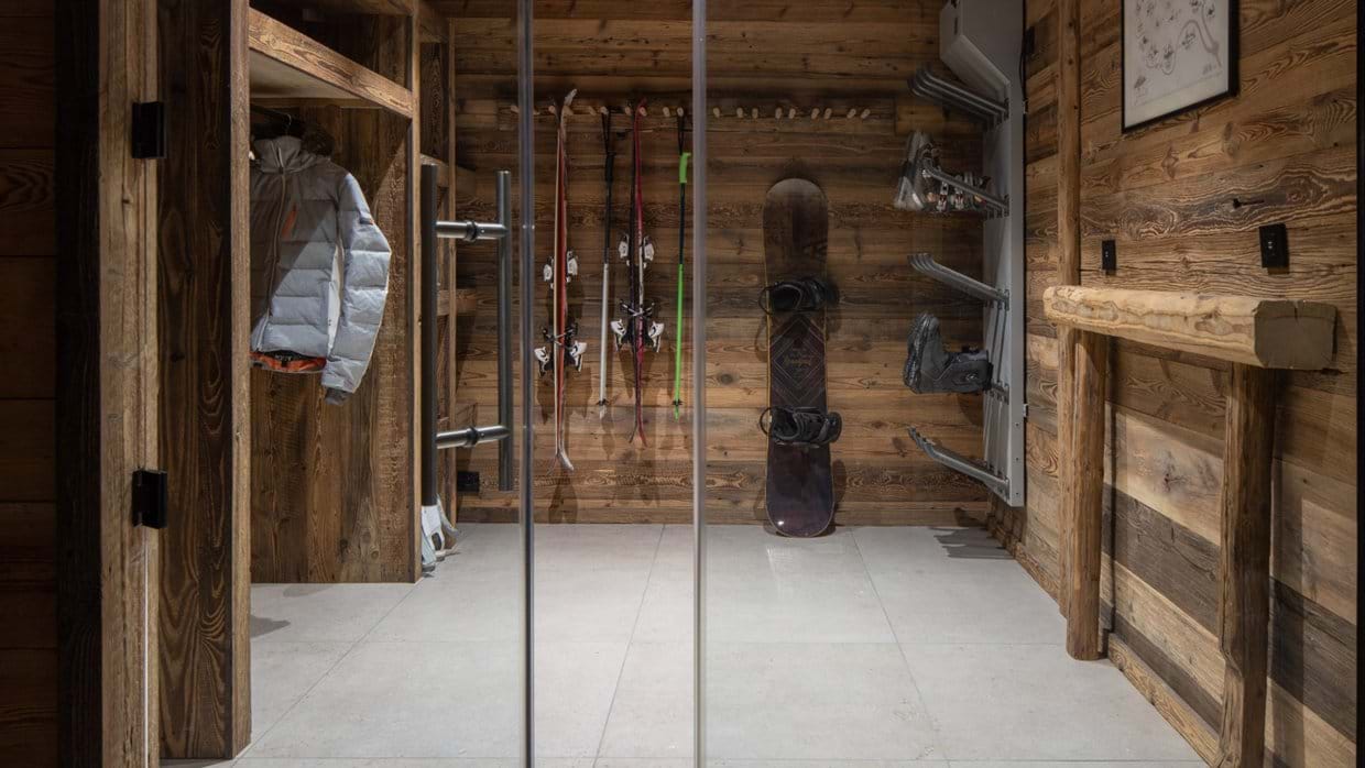 Ferme_du_Rys_Chatel_Oxford_Ski_Luxury_Chalet_Boot_Room.jpg