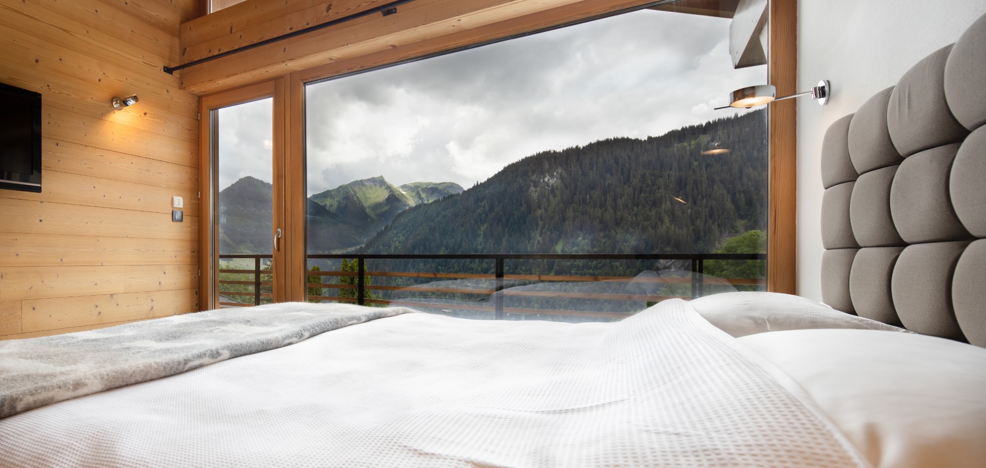 Maison_Blache_et_Verte_Chatel_Oxford_Ski_Luxury_Chalet_Bedroom.jpg