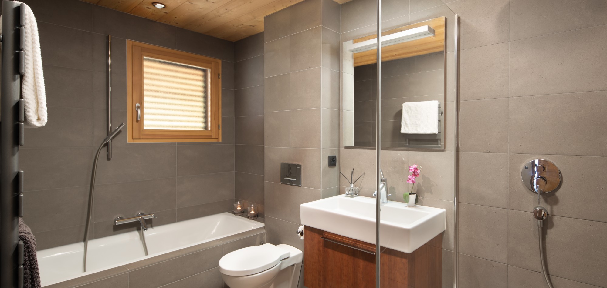 Maison_Blache_et_Verte_Chatel_Oxford_Ski_Luxury_Chalet_Bathroom_2.jpg
