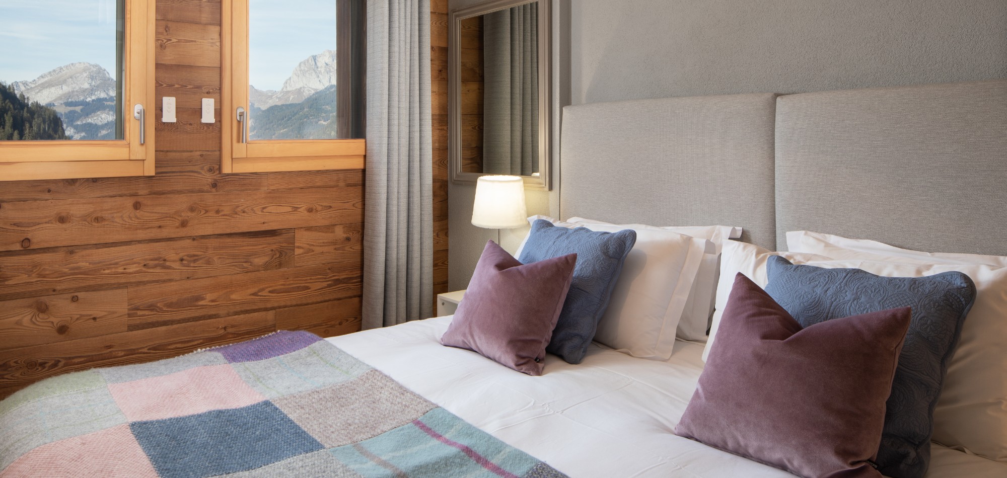 Chermillon_Chatel_Oxford_Ski_Luxury_Chalet_Bedroom_3.jpg