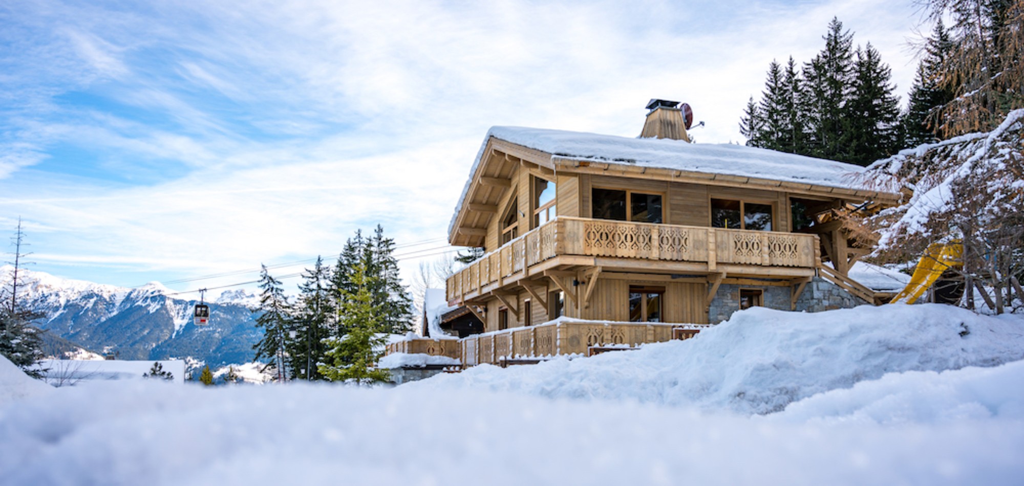 Mon_Pere_La_Tania_Oxford_Ski_Luxury_Chalet_Exterior.jpg