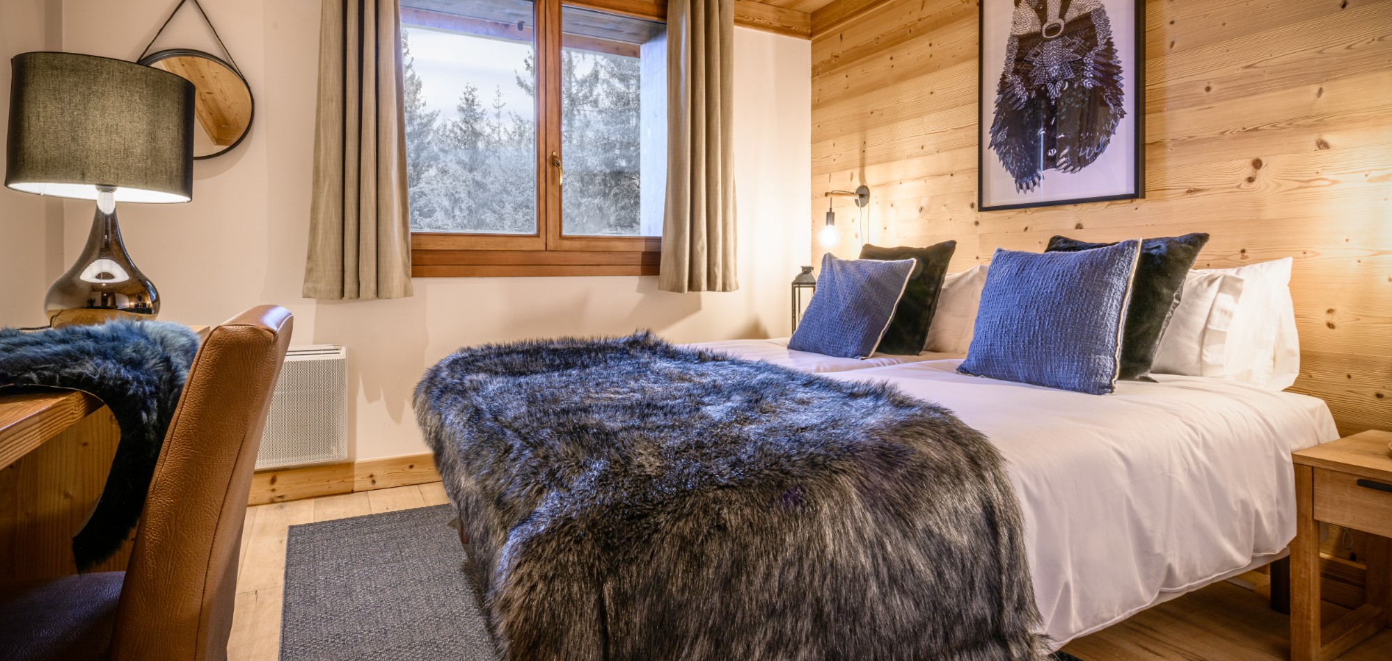 Herisson_La_Tania_Oxford_Ski_Luxury_Chalet_Bedroom_Badger.jpg