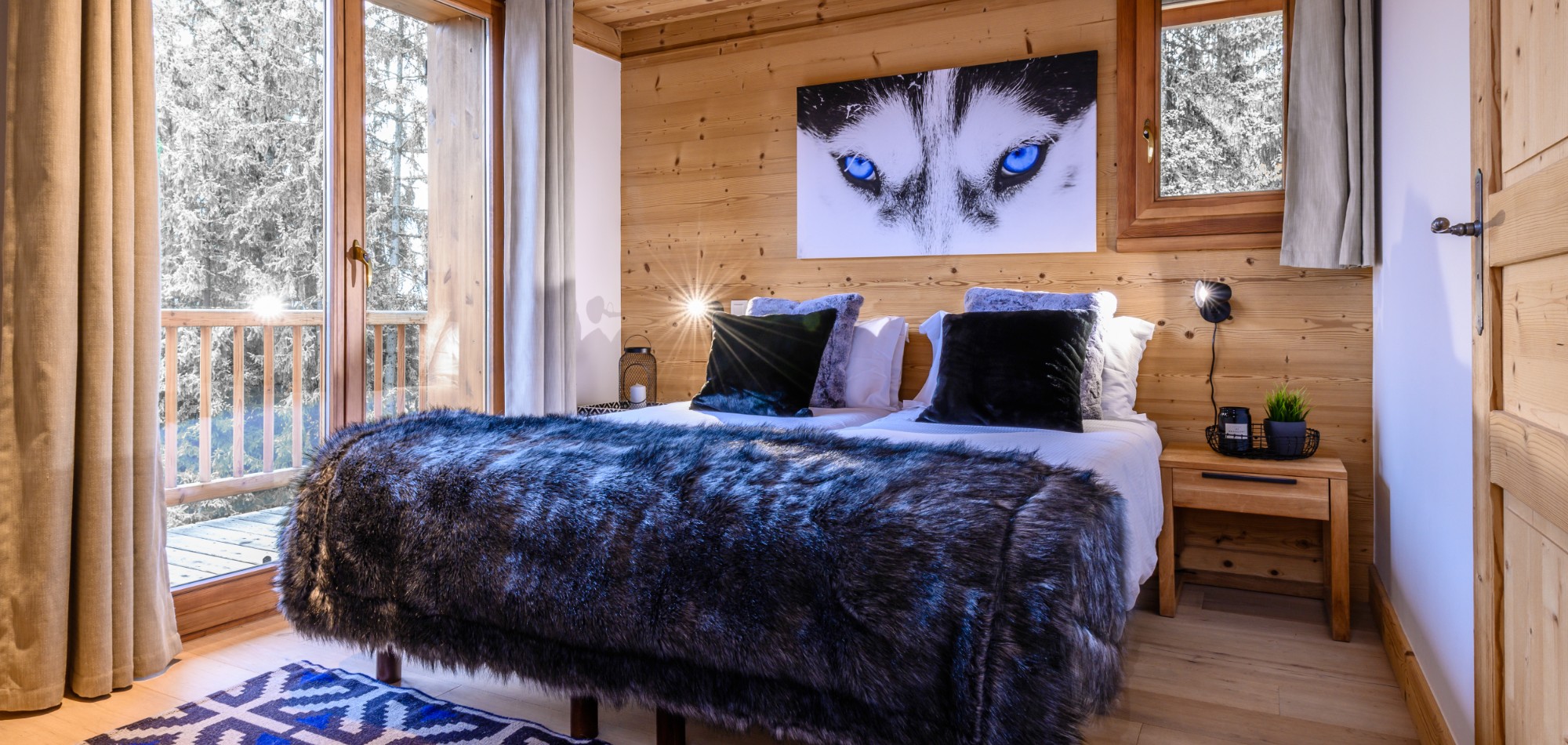 Herisson_La_Tania_Oxford_Ski_Luxury_Chalet_Bedroom_Husky.jpg