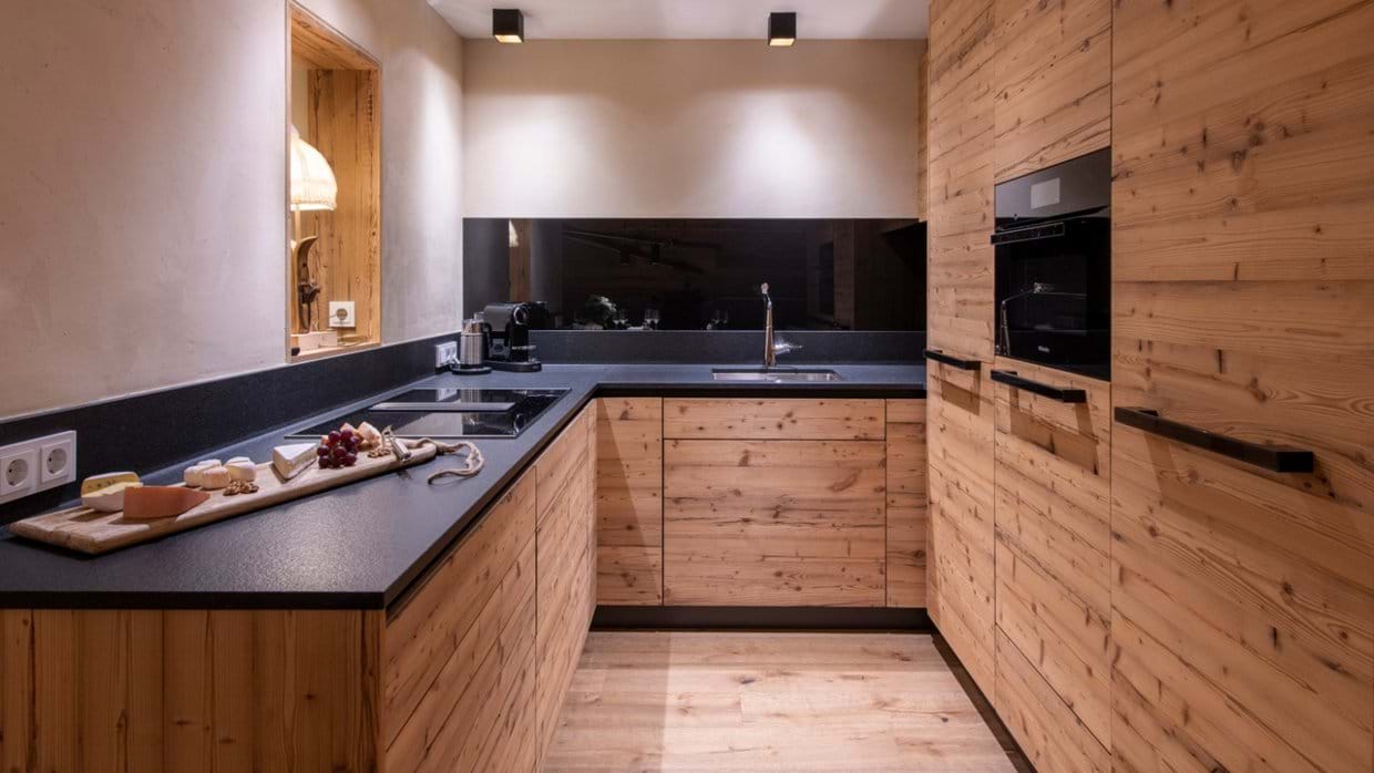 Brunnenhof_9_Lech_Oxford_Ski_Luxury_Chalet_Kitchen.jpg