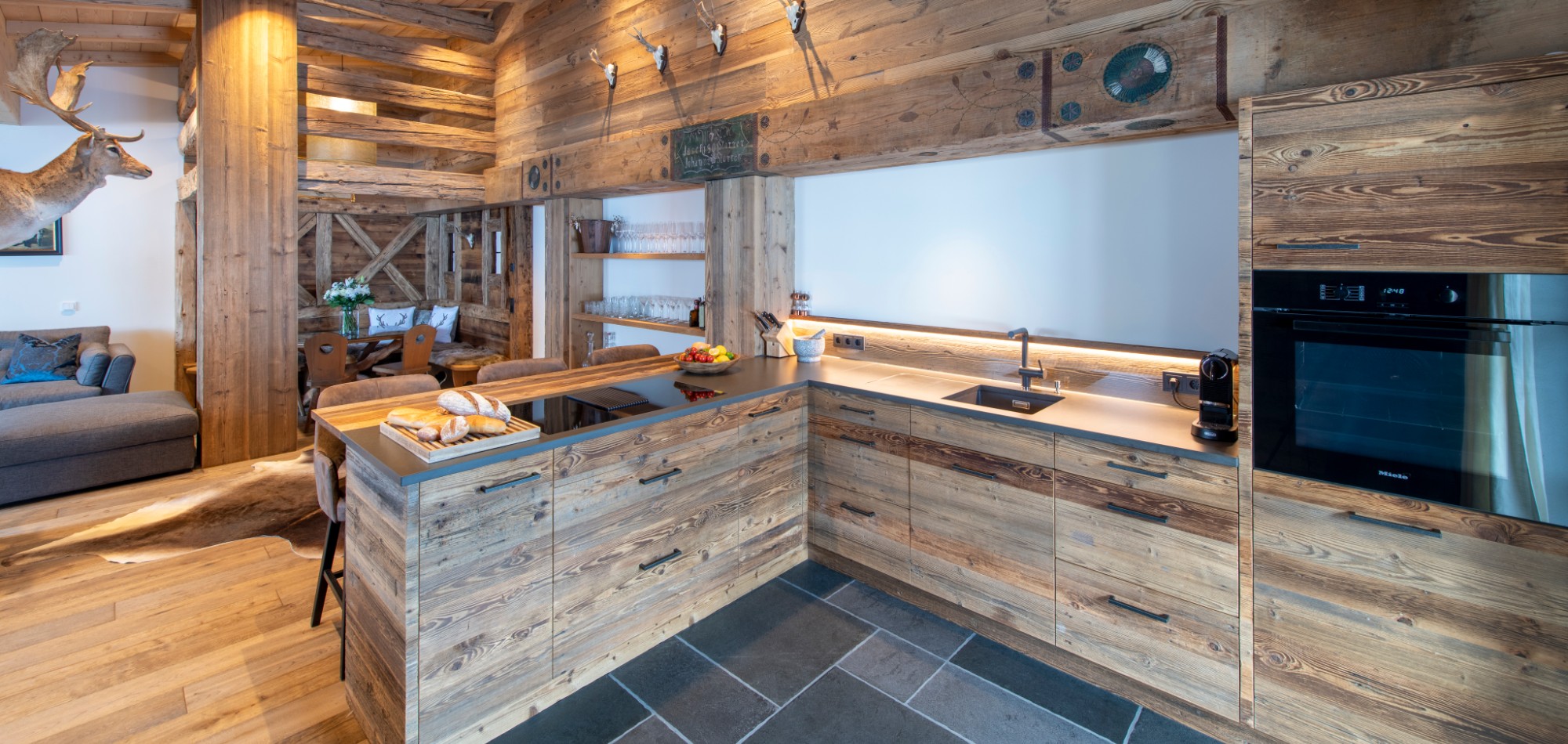 Brunnenhof_11_Lech_Oxford_Ski_Luxury_Chalet_Kitchen.jpg