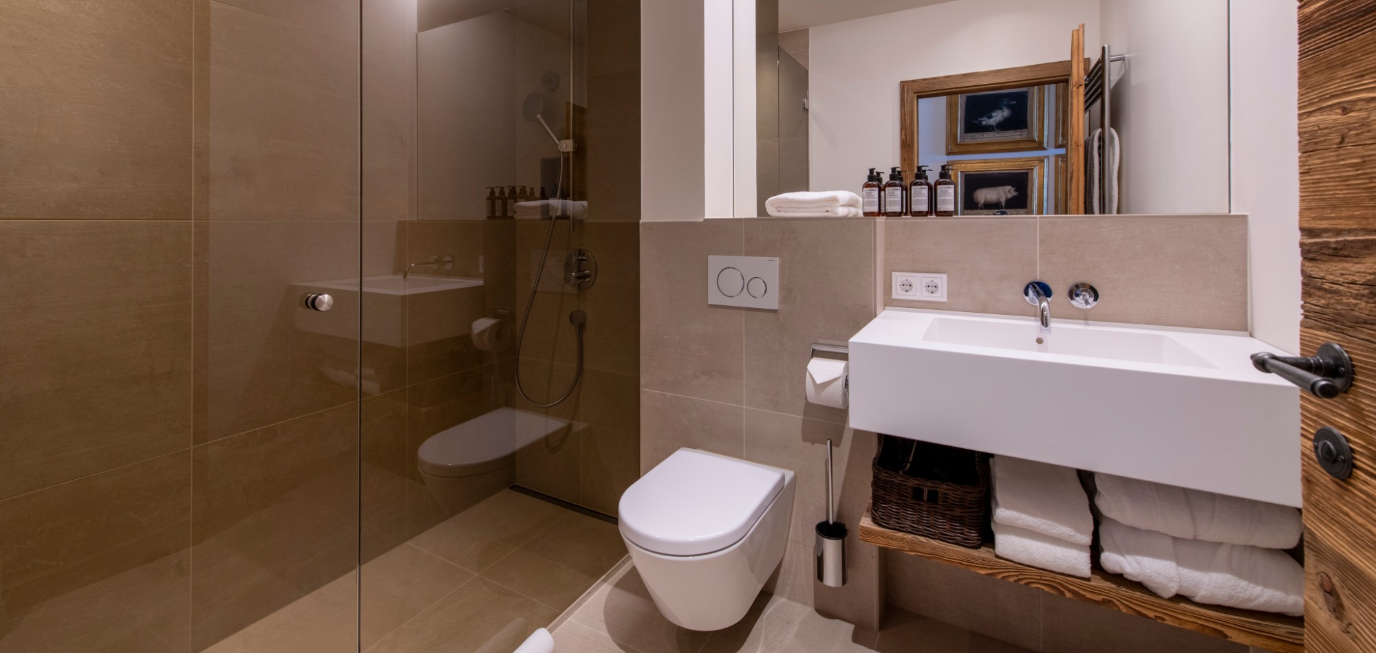 Brunnenhof_11_Lech_Oxford_Ski_Luxury_Chalet_Bathroom_2.jpg