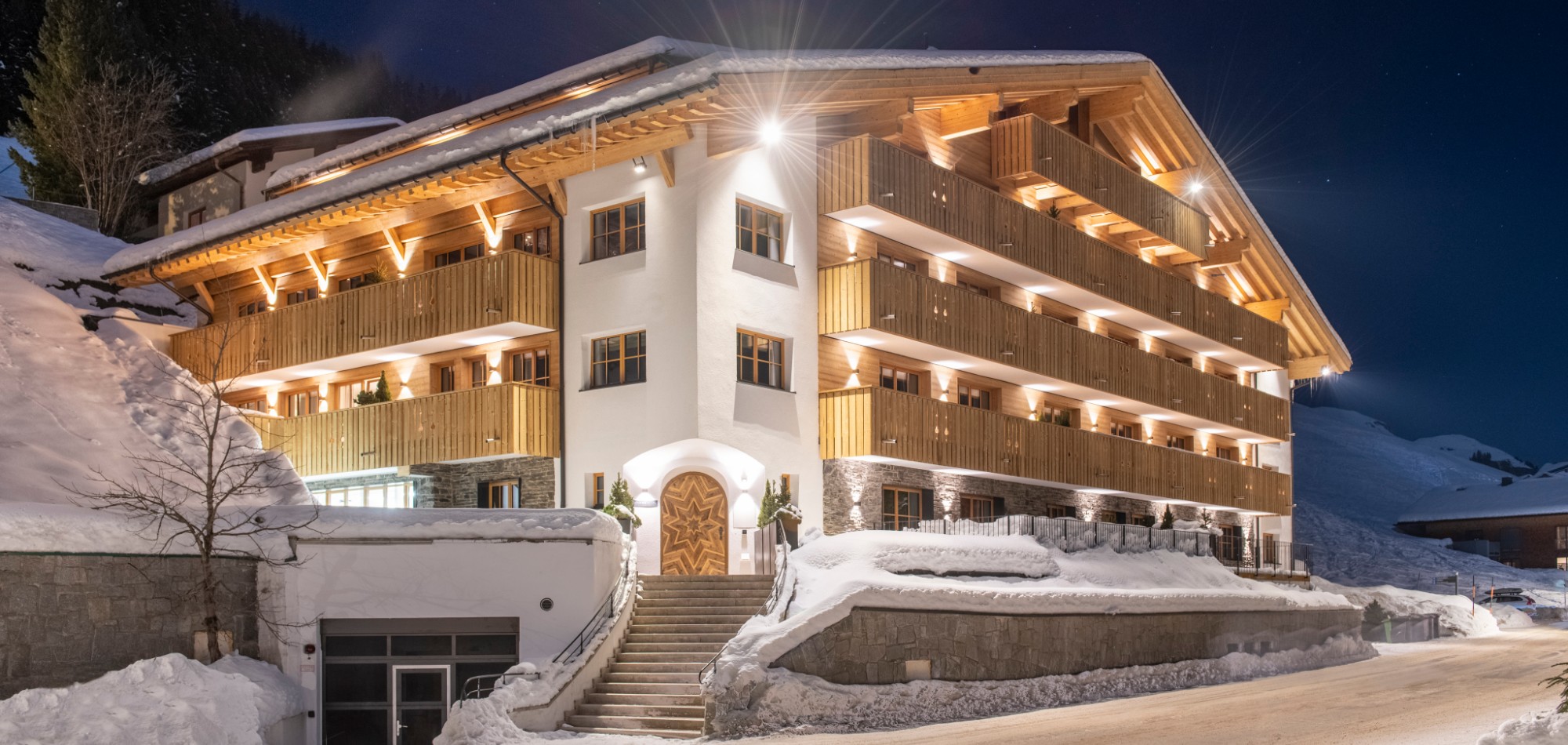 Brunnenhof_Building_Lech_Oxford_Ski_Luxury_Chalet_Outside.jpg