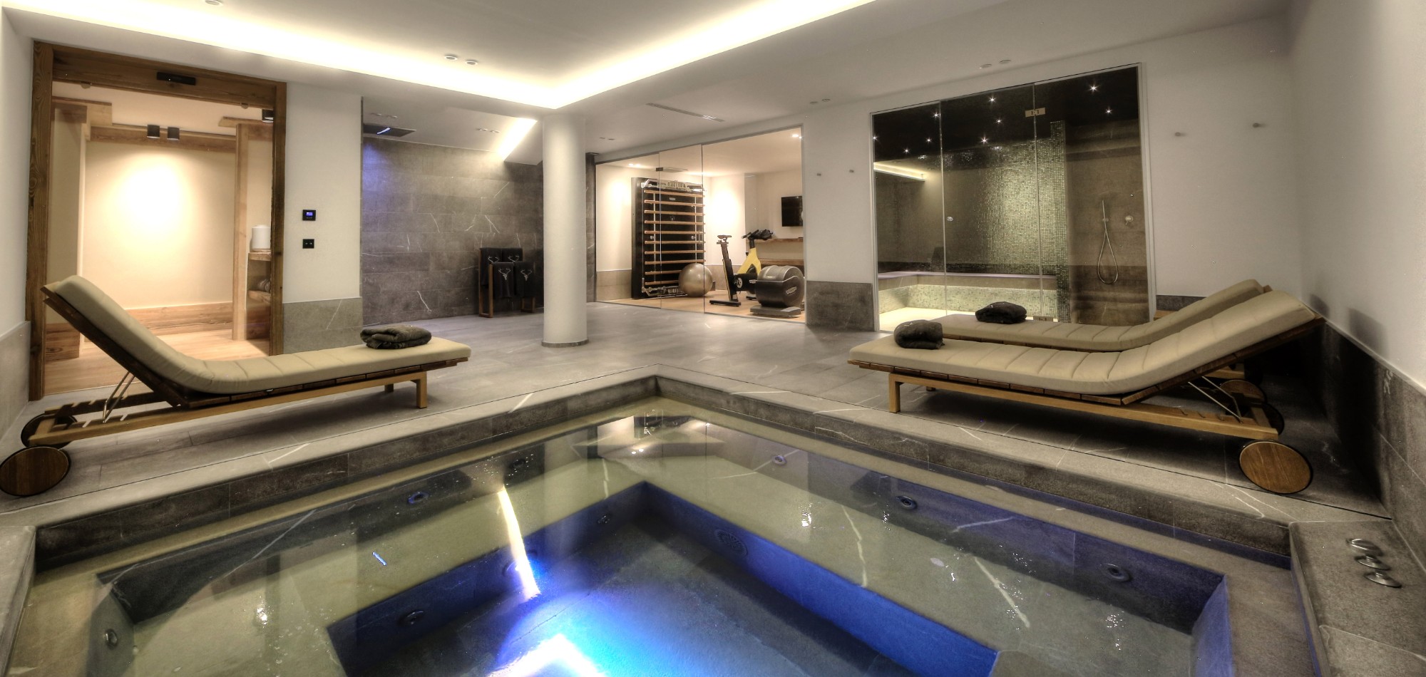 chalet_hirvi_luxury_oxford_ski_spa.jpg