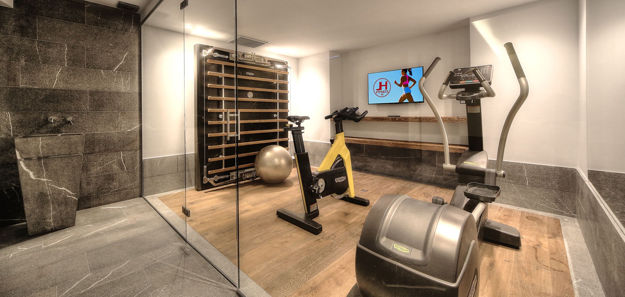chalet_hirvi_luxury_oxford_ski_gym.jpg
