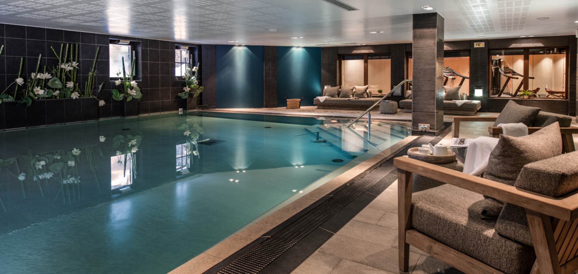 manali_lodge_courchevel_luxury_oxford_ski_pool.jpg