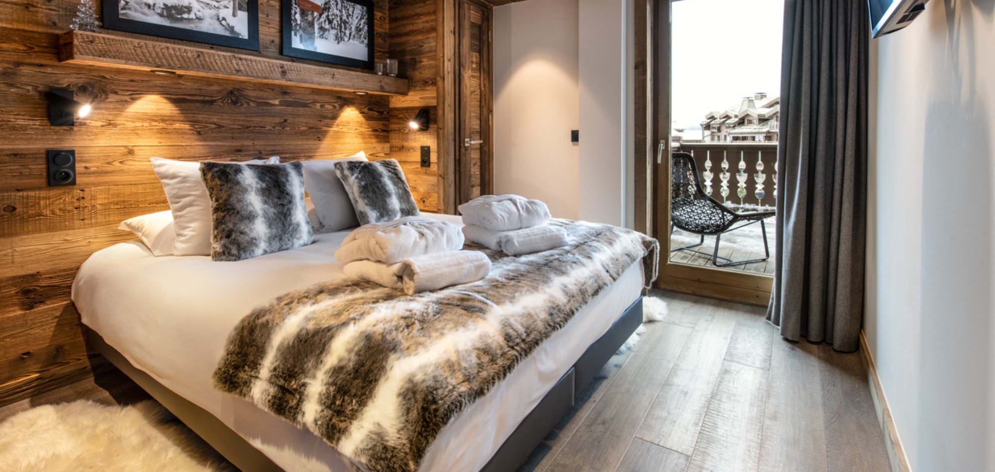 manali_lodge_courchevel_luxury_oxford_ski_bedroom.jpg