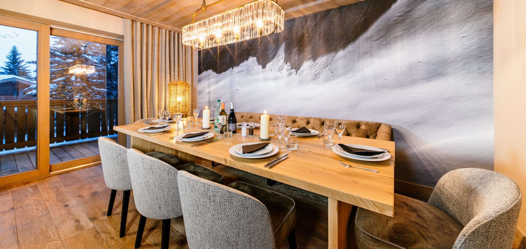 luxury_ski_chalet_oxford_ski_aspen_house_loft_dining.jpg