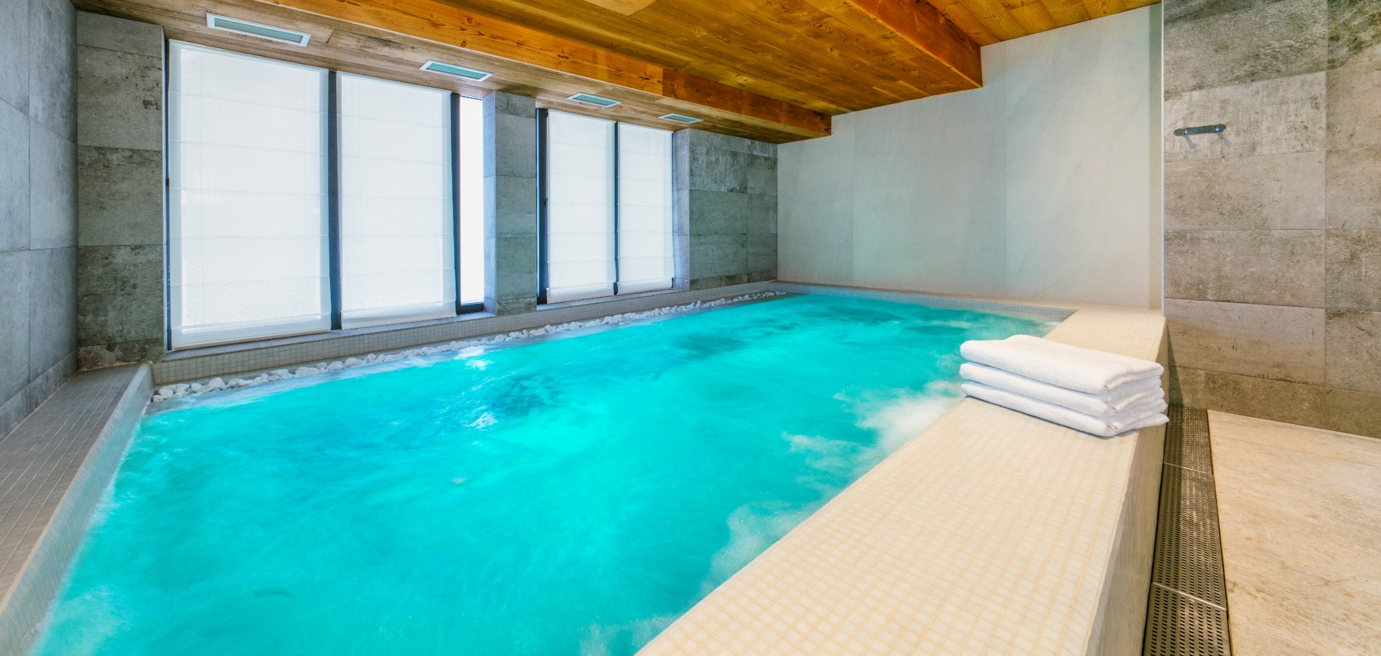 aspen_house_val_disere_pool.jpg