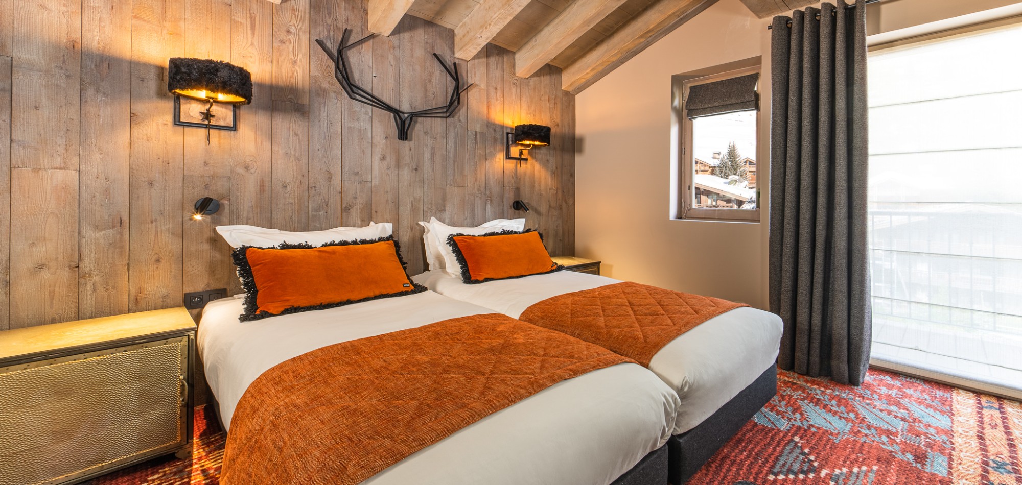 luxury_ski_chalet_oxford_ski_aspen_house_loft_bedroom2.jpg