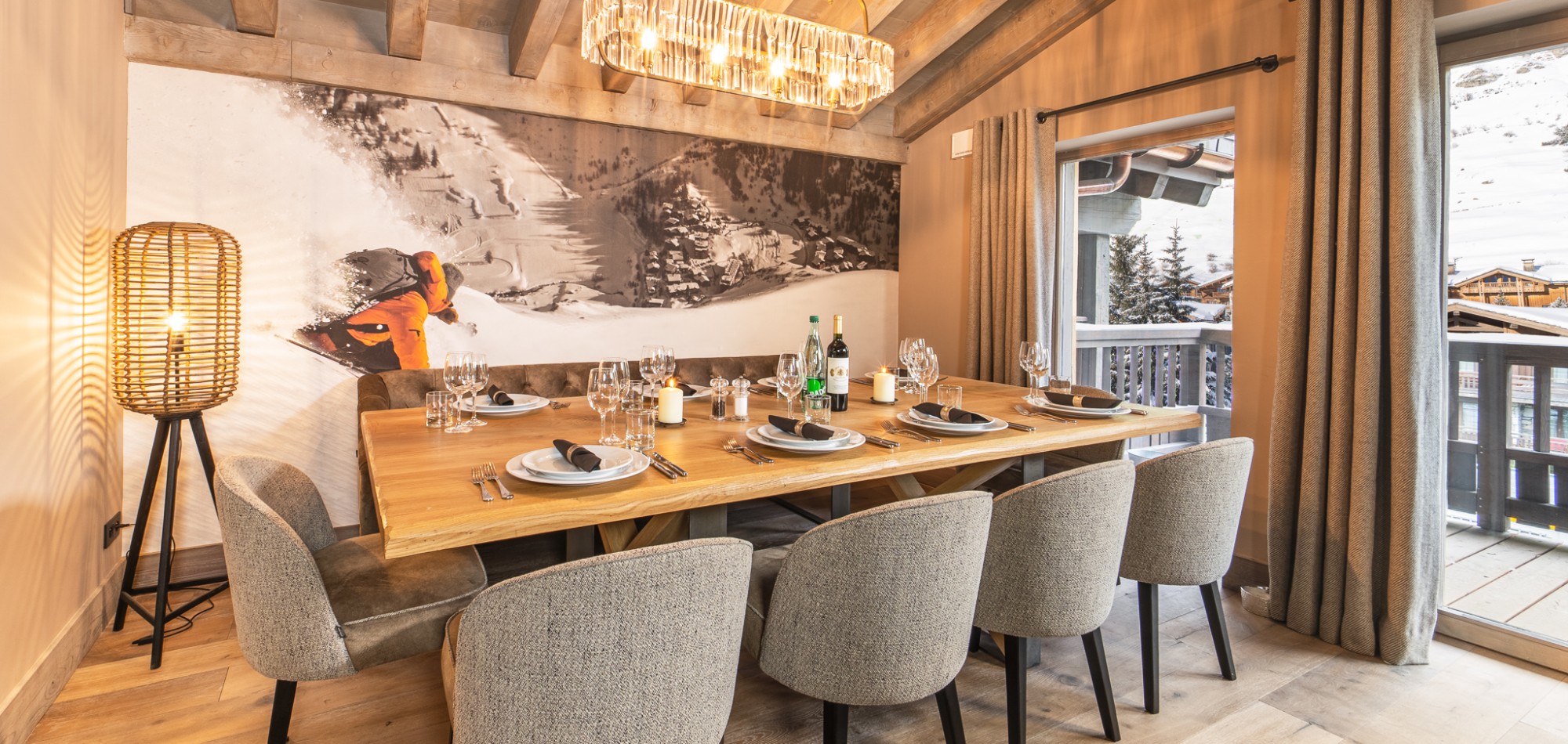 luxury_ski_chalet_oxford_ski_aspen_house_loft_dining.jpg