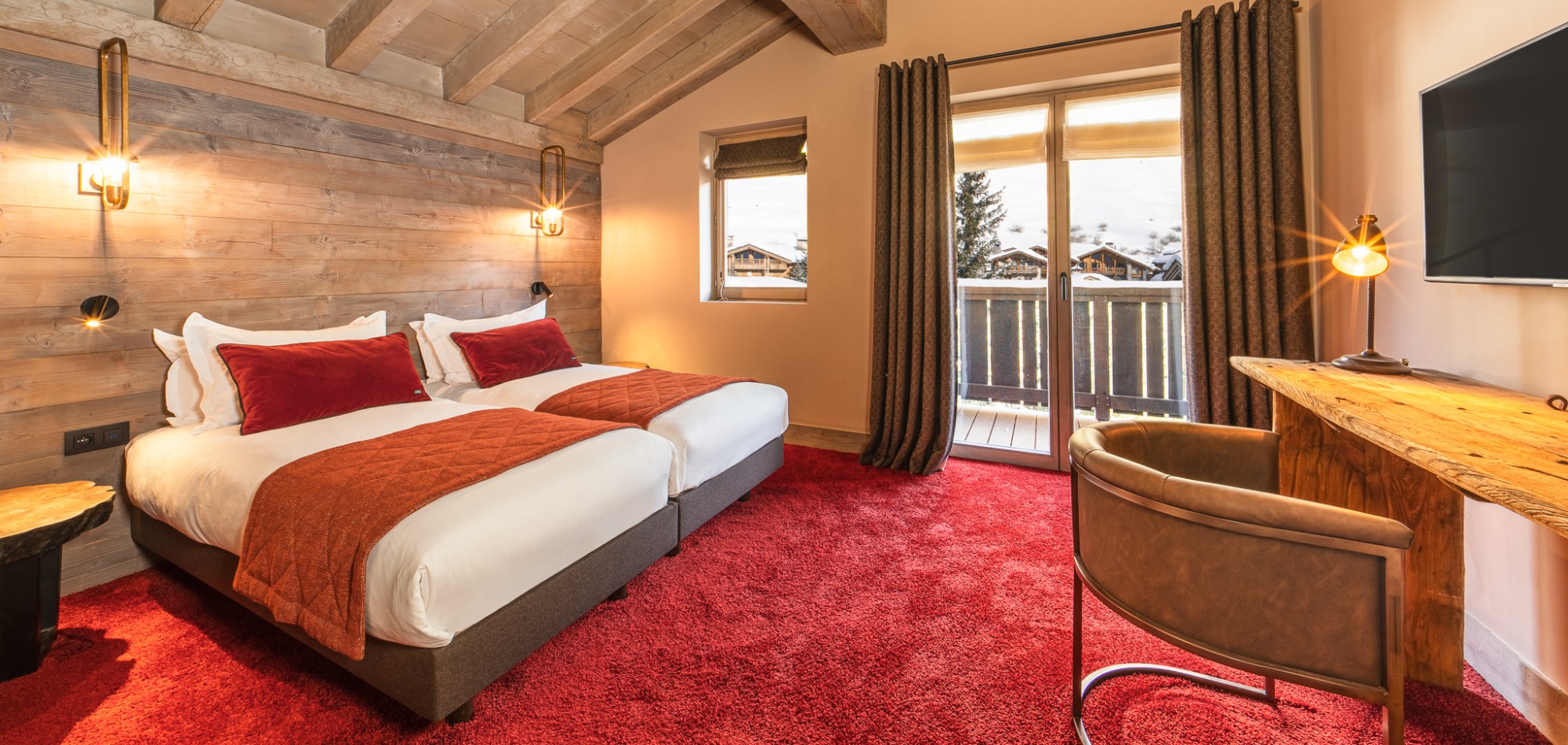 luxury_ski_chalet_oxford_ski_aspen_house_loft_bedroom.jpg