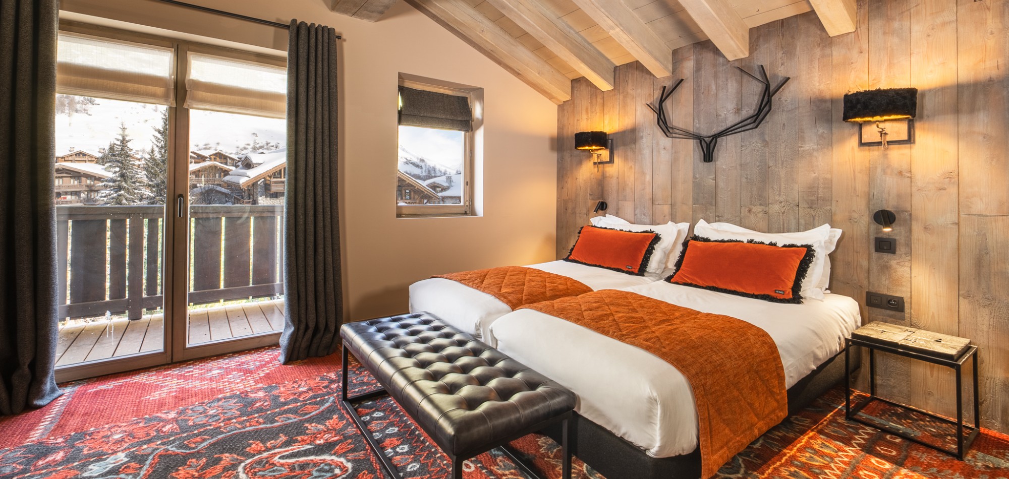 luxury_ski_chalet_oxford_ski_aspen_house_loft_bedroom2.jpg