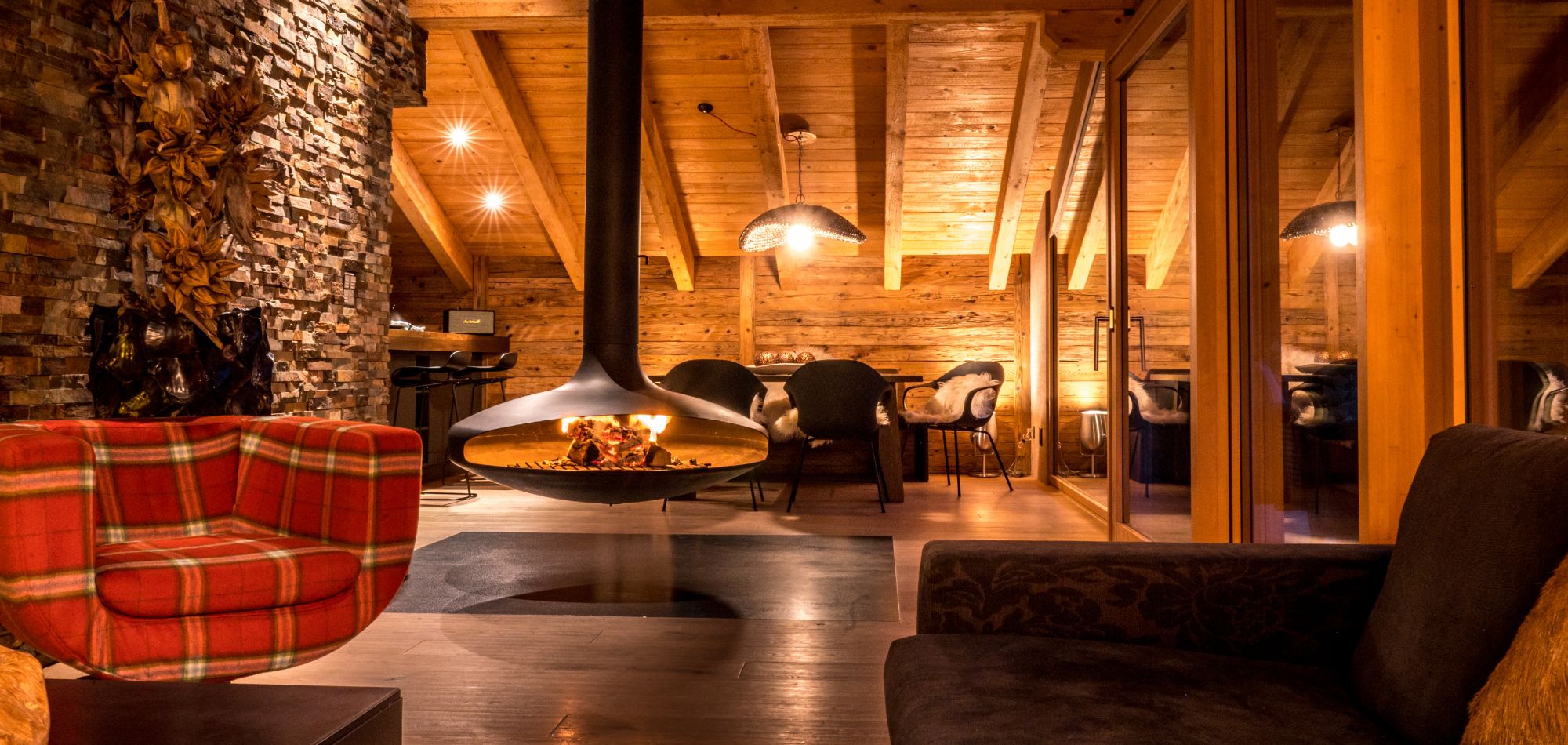 Luxury_chalet_zermatt_oxford_ski_high_seven_lounge_2.jpg