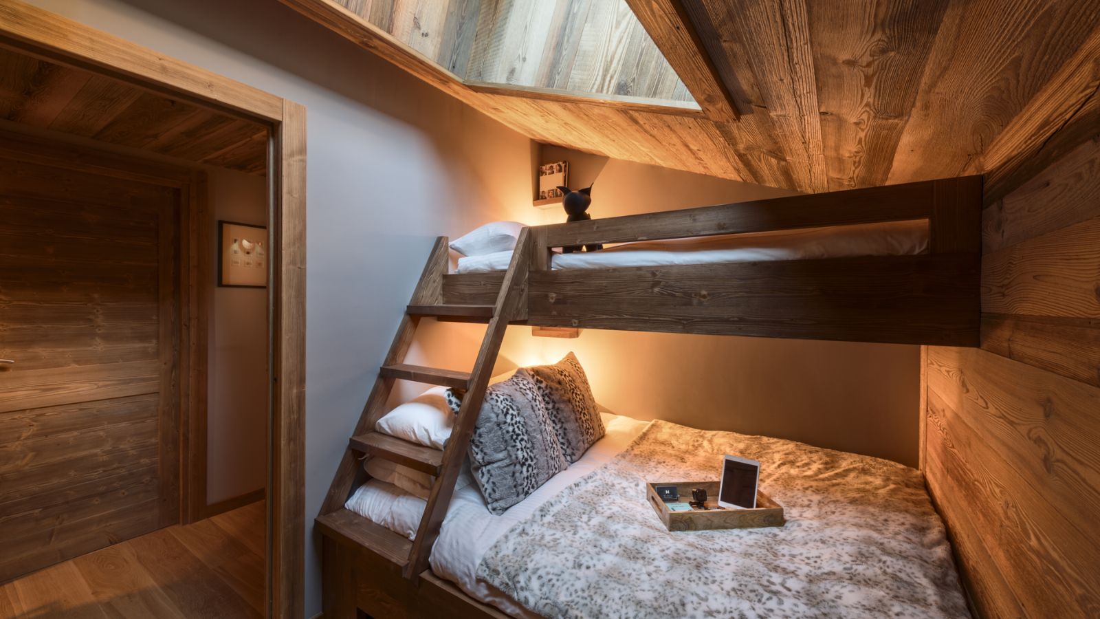 luxury_ski_chalet_les_gets_le_coin_Pedru_oxford_ski (20).jpg