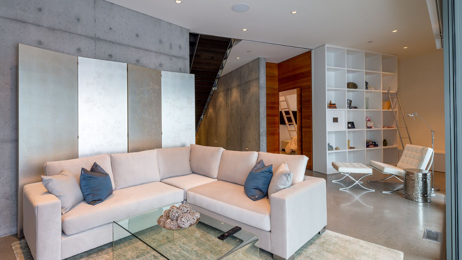 luxury_ski_chalet_whistler_high_point_oxford_ski  (16).jpg