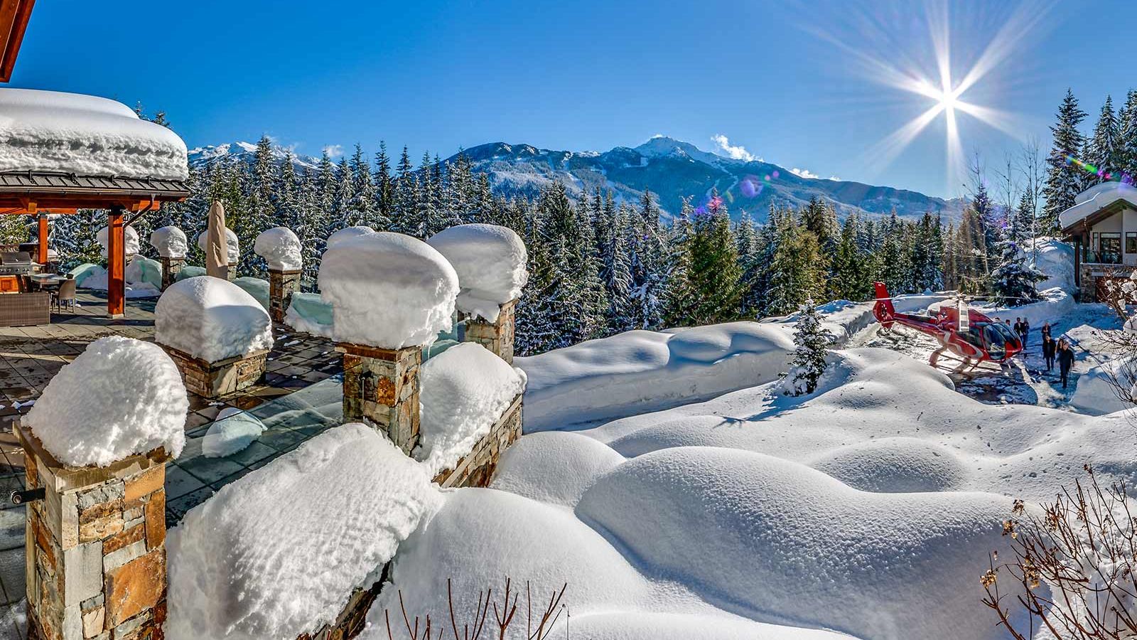 luxury_ski_chalet_whistler_heli_chalet_oxford_ski (10).jpg