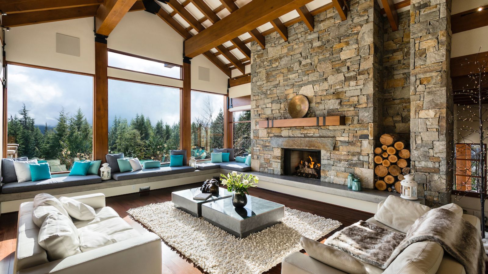 luxury_ski_chalet_whistler_heli_chalet_oxford_ski (12).jpg