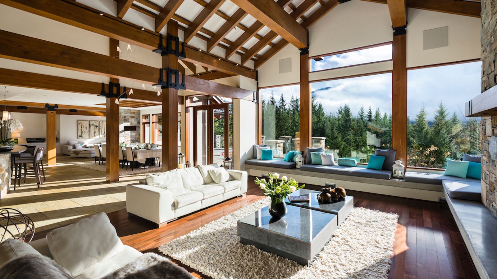 luxury_ski_chalet_whistler_heli_chalet_oxford_ski (13).jpg