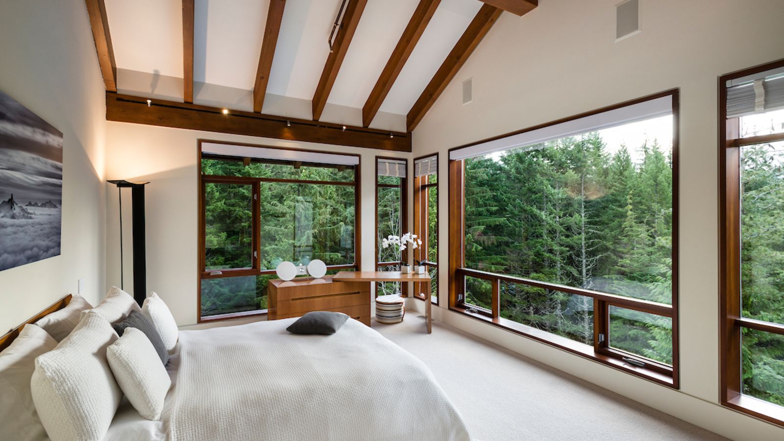 luxury_ski_chalet_whistler_heli_chalet_oxford_ski (21).jpg