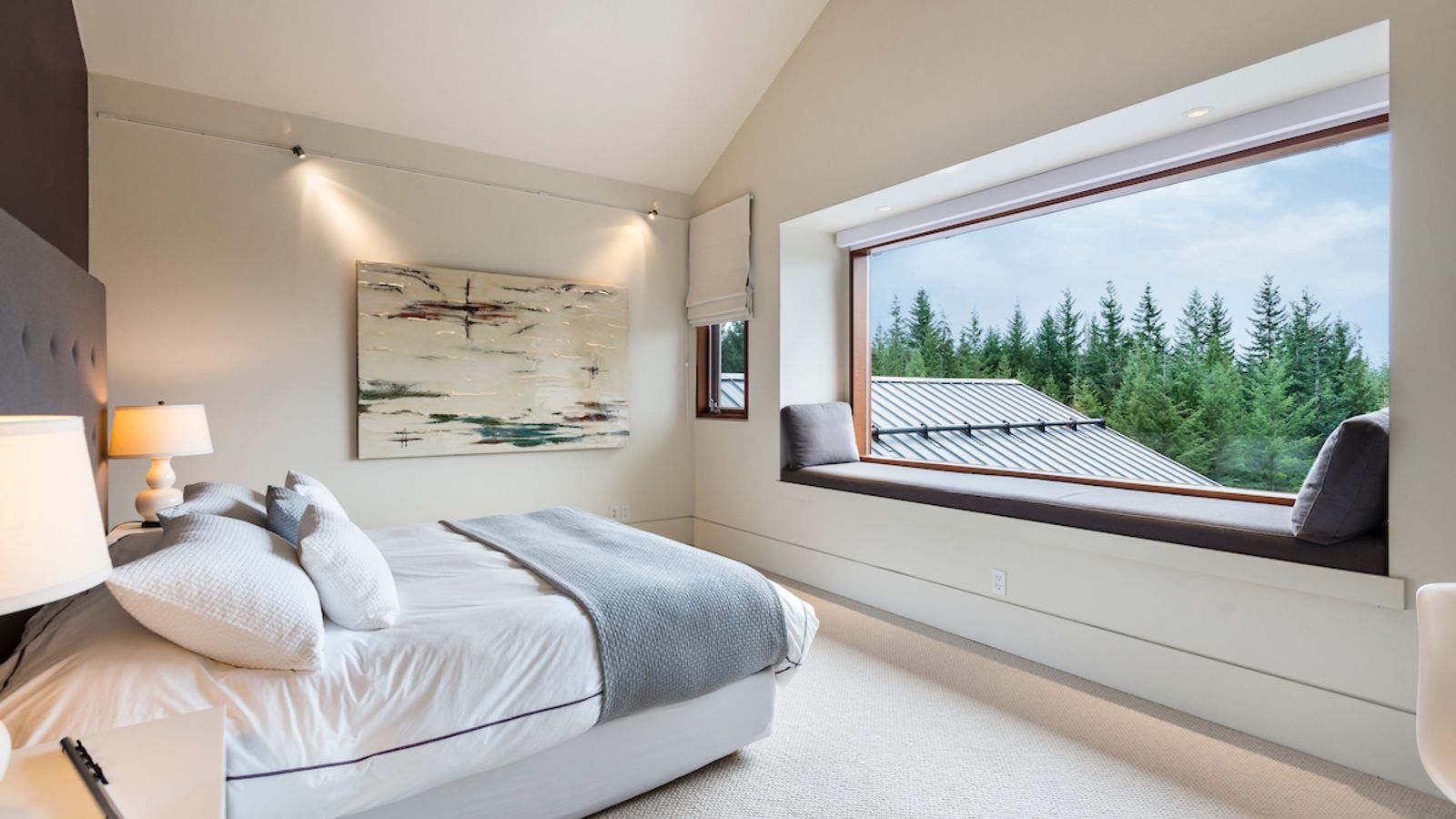 luxury_ski_chalet_whistler_heli_chalet_oxford_ski (25).jpg