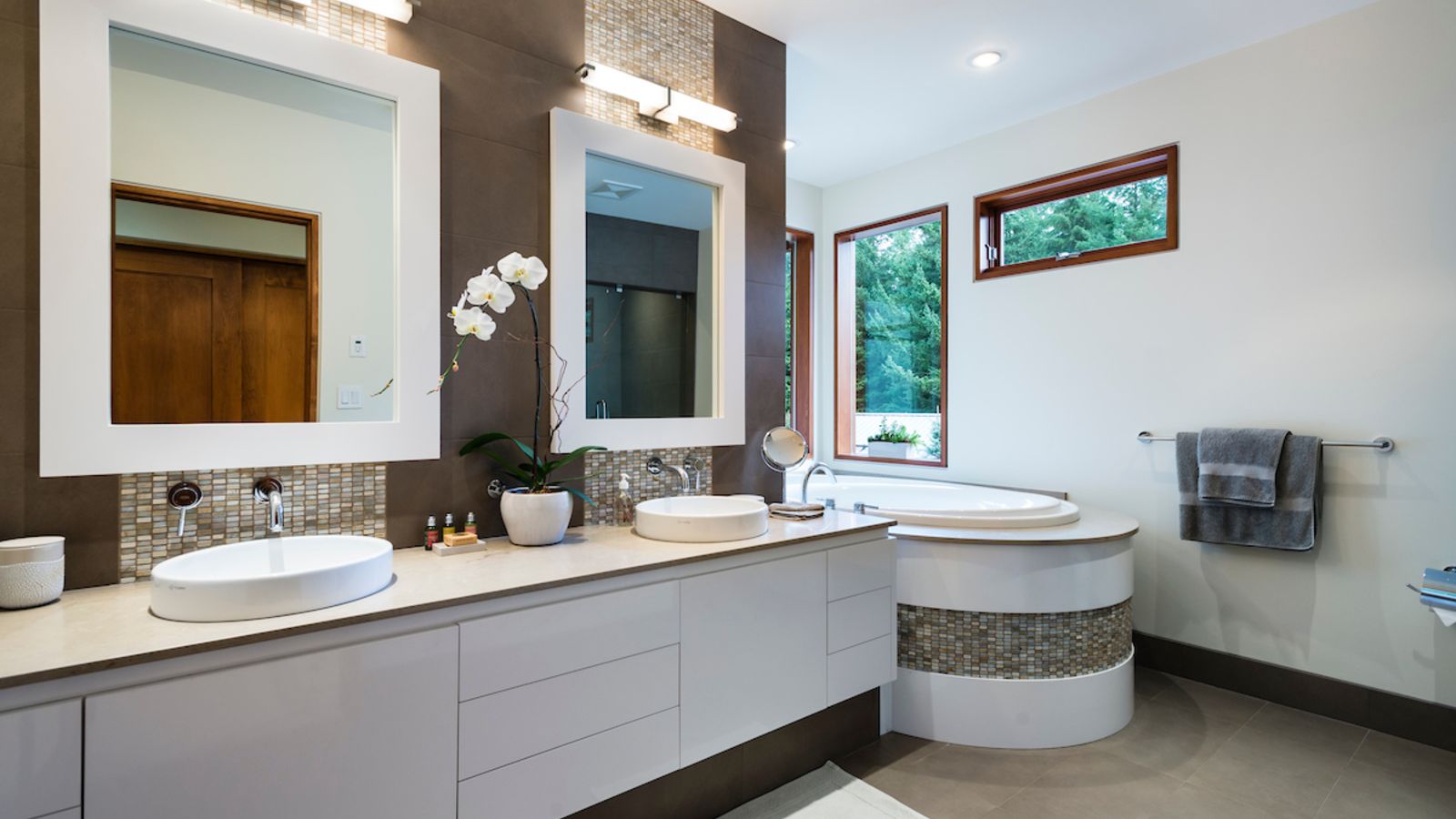 luxury_ski_chalet_whistler_heli_chalet_oxford_ski (27).jpg