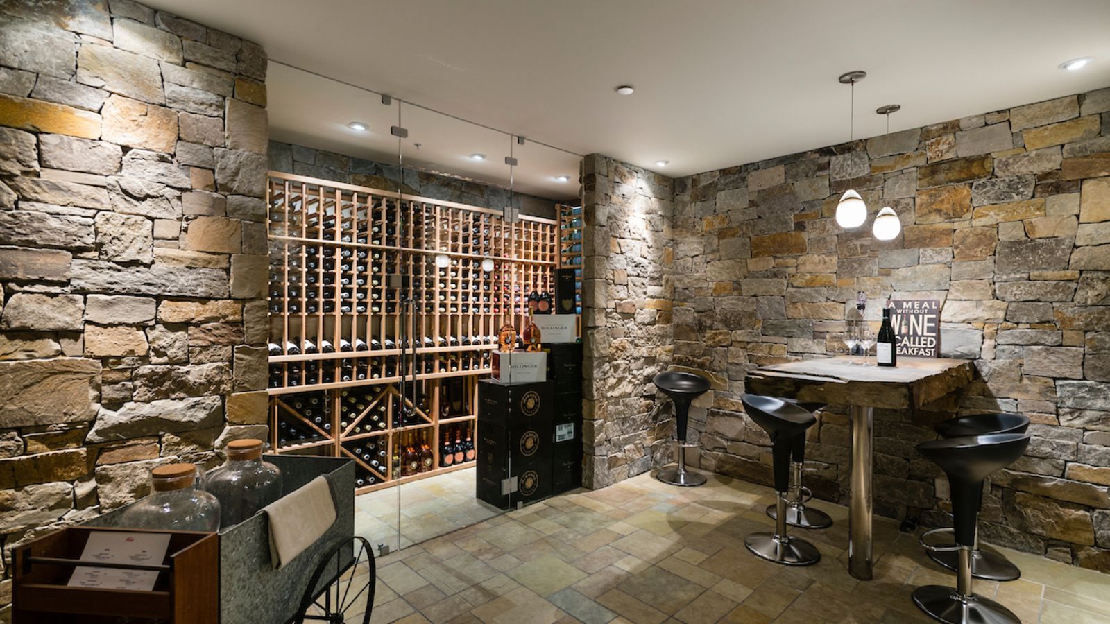 luxury_ski_chalet_whistler_heli_chalet_oxford_ski (30).jpg